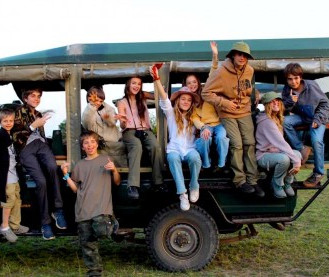 Carmen María Errázuriz, Gerardo Morandé, Constanza Fantuzzi, Sebastián Morandé, Carmen Morandé, Patricio Browne y sus hijos Diego, Clara, Laura, María, Julia, Juan, Gerardo, Mateo y Emilio.