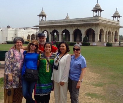 Gabriela Darvasi, Daniel Salinas, Pía Iturriaga, Marta Escobar, Laura Vidal & Sandra Whittle