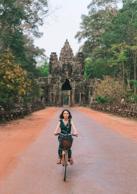 Explora Angkor en bici o tuk tuk