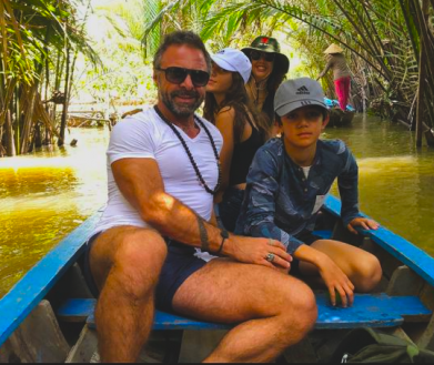 Fernando Martorell, Paula González y sus hijos Renata y Ferrán